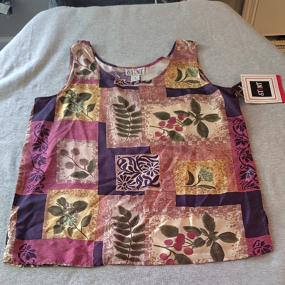 STUNT WOMEN'S **VINTAGE** BEAUTIFUL TANK TOP BLOUSE - Picture 2 of 13